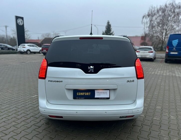Peugeot 5008 9