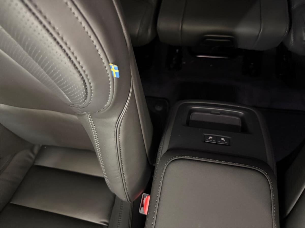 Volvo XC90 SUV / Terénní 2,0 l 184 kw