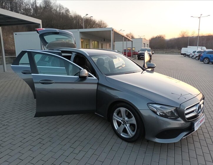 Mercedes-Benz Třídy E Kombi 3,0 l 190 kw