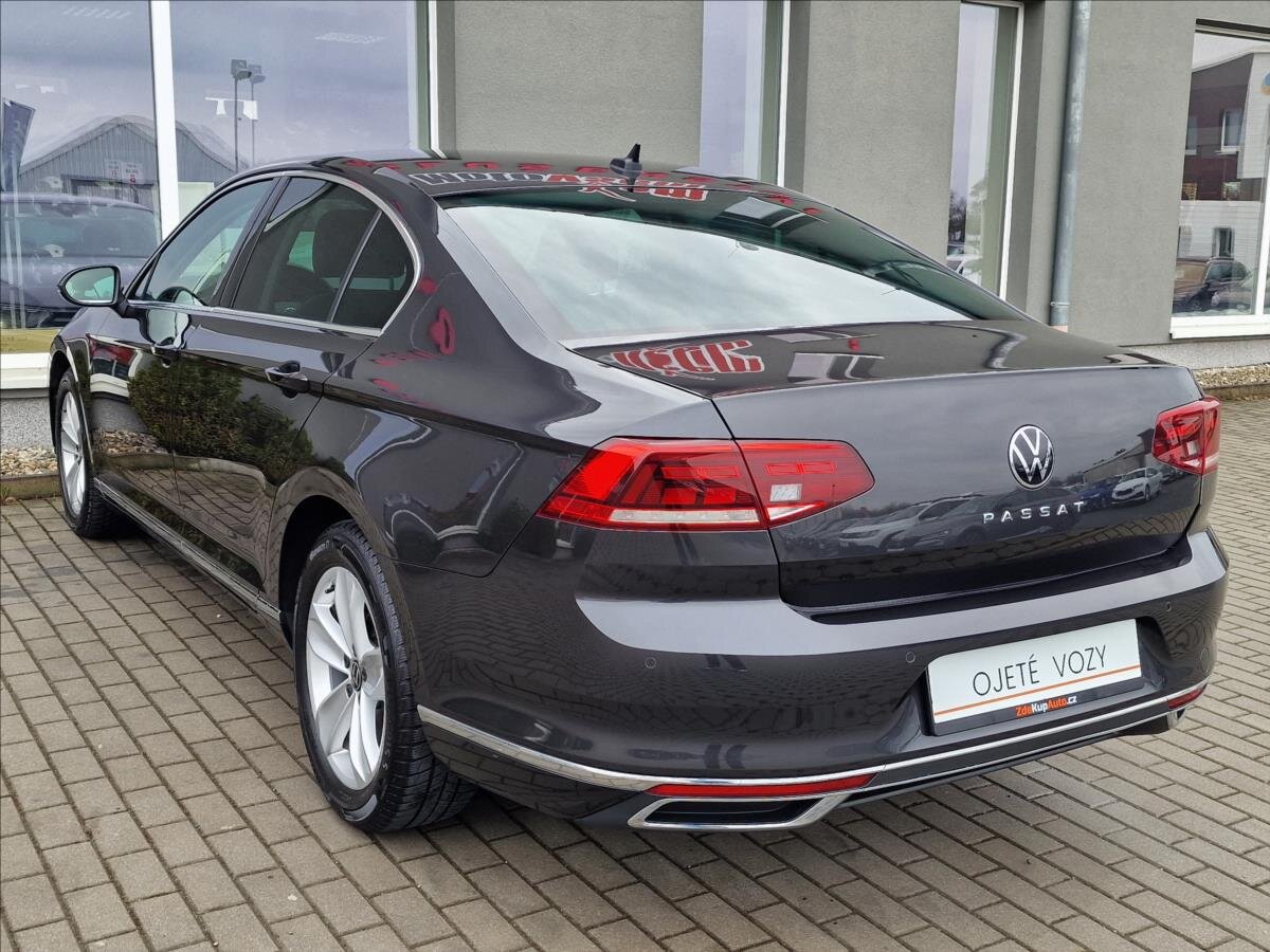 Volkswagen Passat Sedan / Limuzína 2,0 l 147 kw