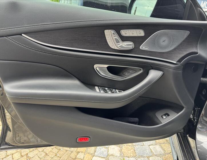 Mercedes-Benz AMG GT 4