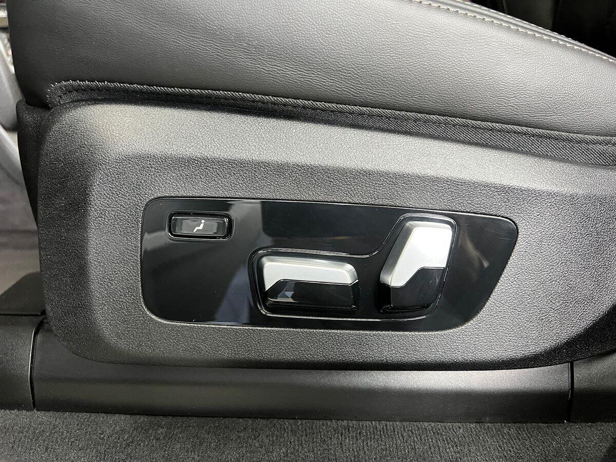 BMW X7 SUV / Terénní 4,4 l 390 kw