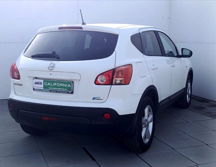 Nissan Qashqai SUV / Terénní 1,5 l 78 kw