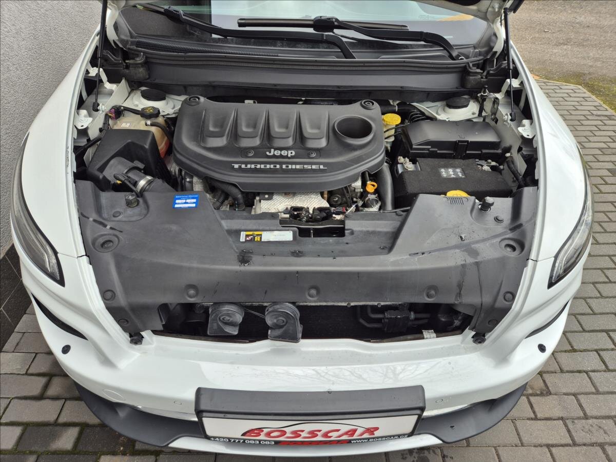 Jeep Cherokee SUV 2,2 l 147 kw