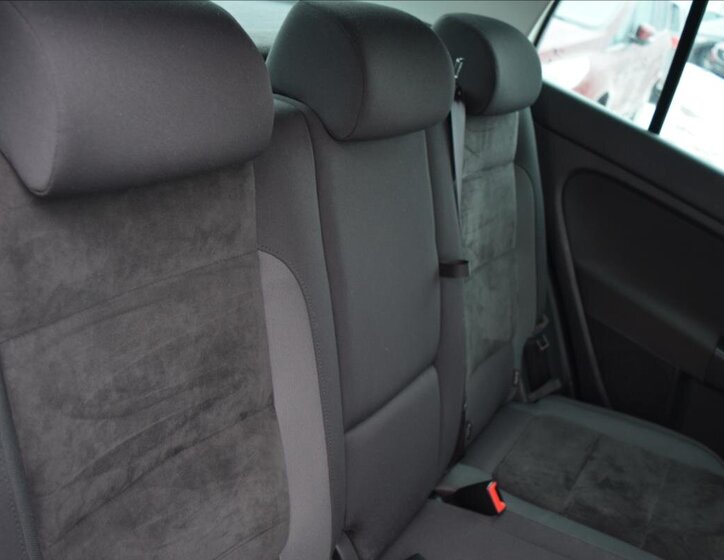 Volkswagen Golf Kombi 1,6 l 77 kw