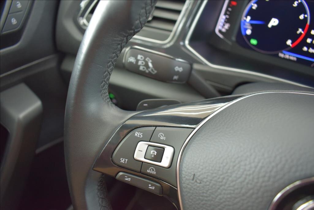 Volkswagen T-Roc SUV / Terénní 2,0 l 140 kw