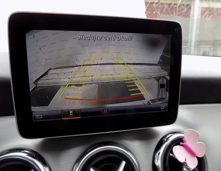 Mercedes-Benz GLA 32