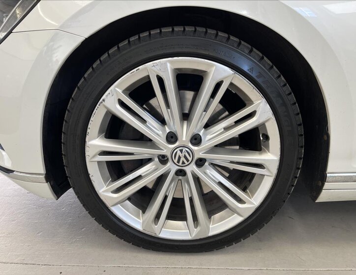 Volkswagen Passat Sedan 2,0 l 176 kw