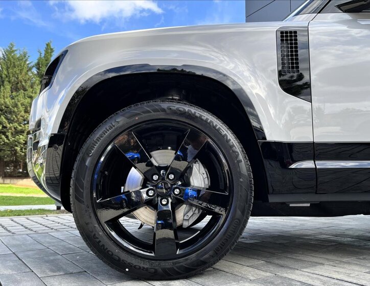 Land Rover Defender SUV / Terénní 3,0 l 147 kw