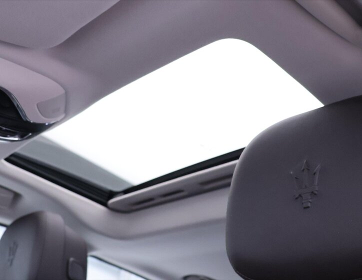 Maserati Quattroporte 32