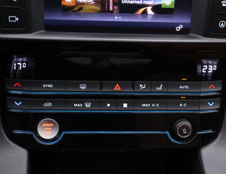 Jaguar F-Pace SUV / Terénní 2,0 l 132 kw