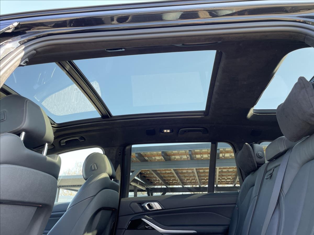 BMW X7 SUV / Terénní 3,0 l 195 kw