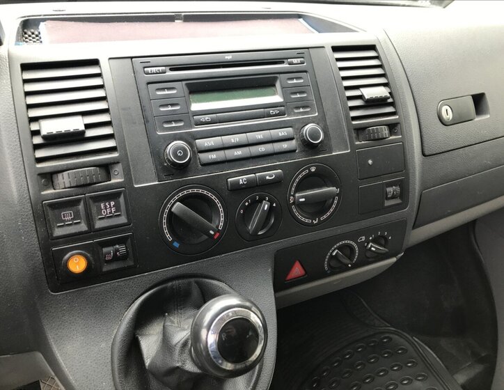 Volkswagen Caravelle Kombi 2,5 l 128 kw