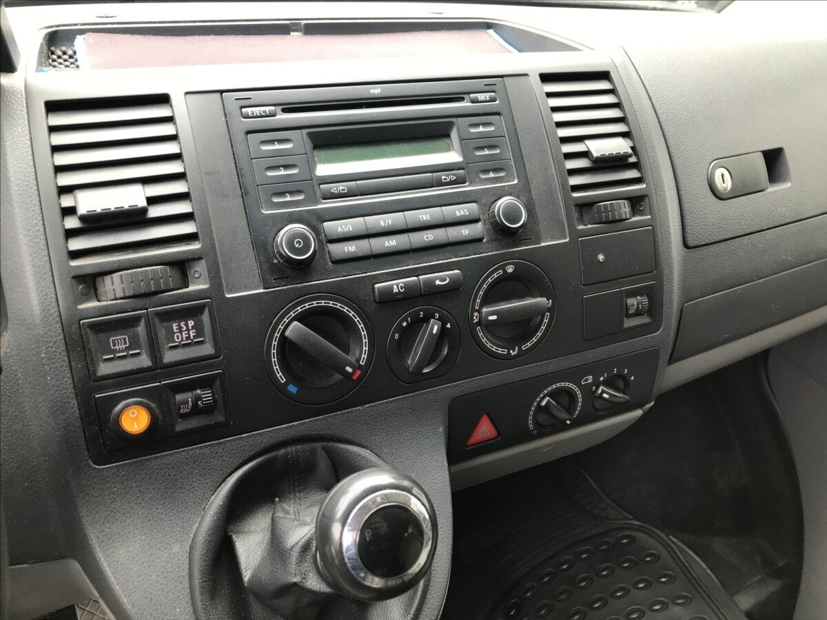 Volkswagen Caravelle Kombi 2,5 l 128 kw