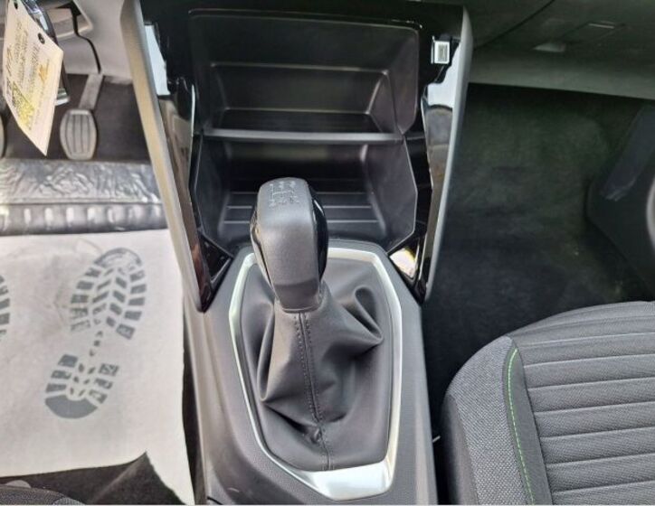 Peugeot 208 14