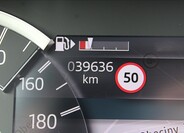 Land Rover Discovery 9