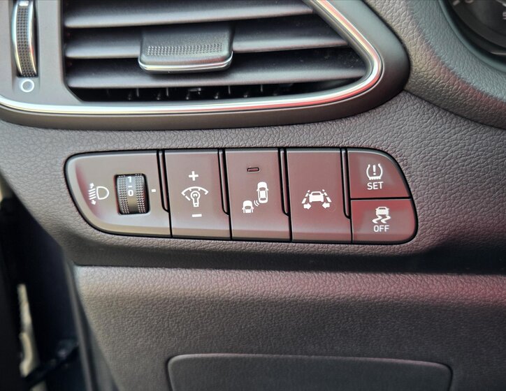 Hyundai i30 Hatchback 1,4 l 103 kw