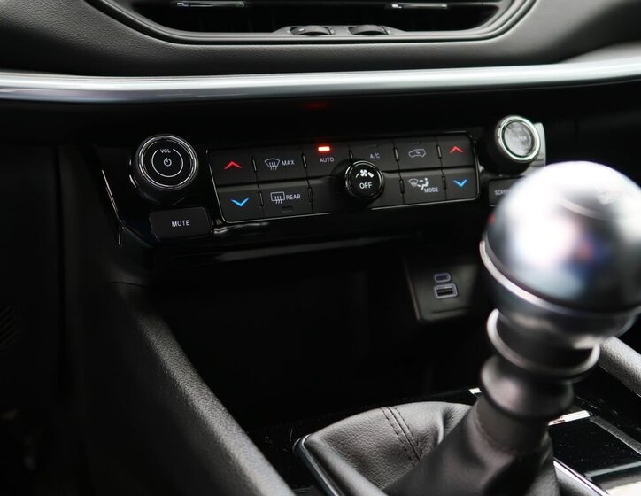 Jeep Compass SUV / Terénní 1,6 l 96 kw