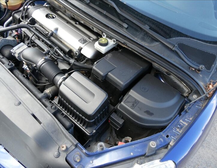 Peugeot 307 Kupé 2,0 l 100 kw