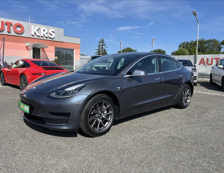 Tesla Model 3 12