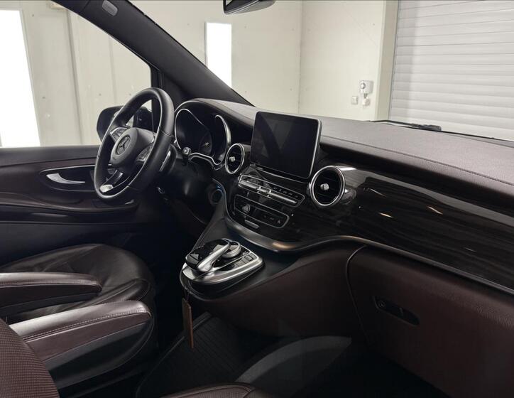 Mercedes-Benz Třídy V 7
