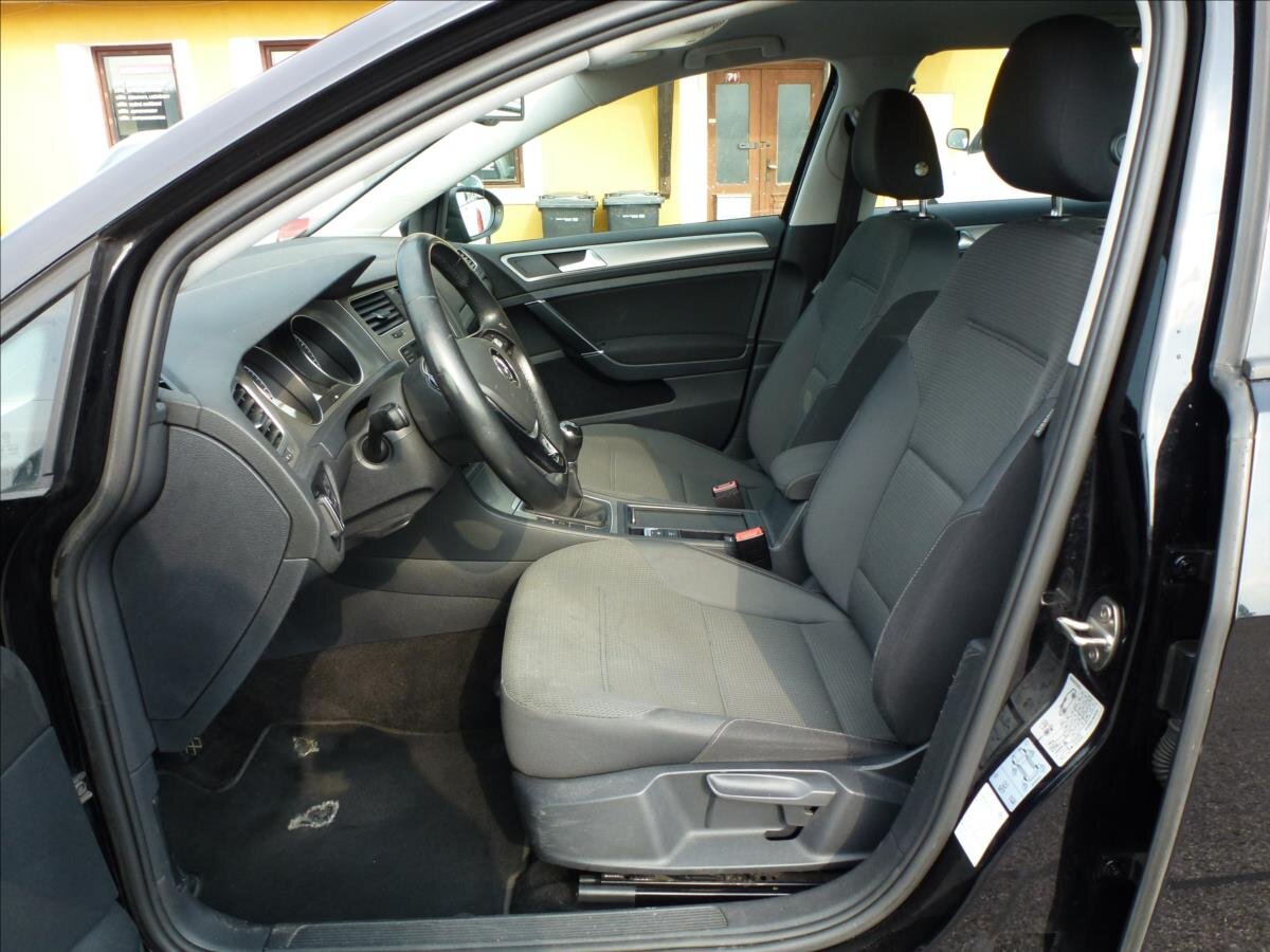 Volkswagen Golf Kombi 1,6 l 81 kw