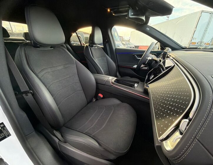 Mercedes-Benz Třídy E Sedan / Limuzína 2,0 l 145 kw