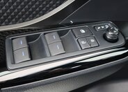 Toyota C-HR SUV 1,8 l 72 kw