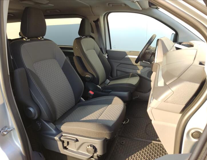 Volkswagen Caravelle 19