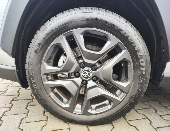 Toyota RAV4 Kombi 2,5 l 131 kw