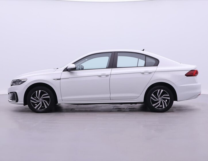 Volkswagen Bora Sedan / Limuzína 0,0 100 kw