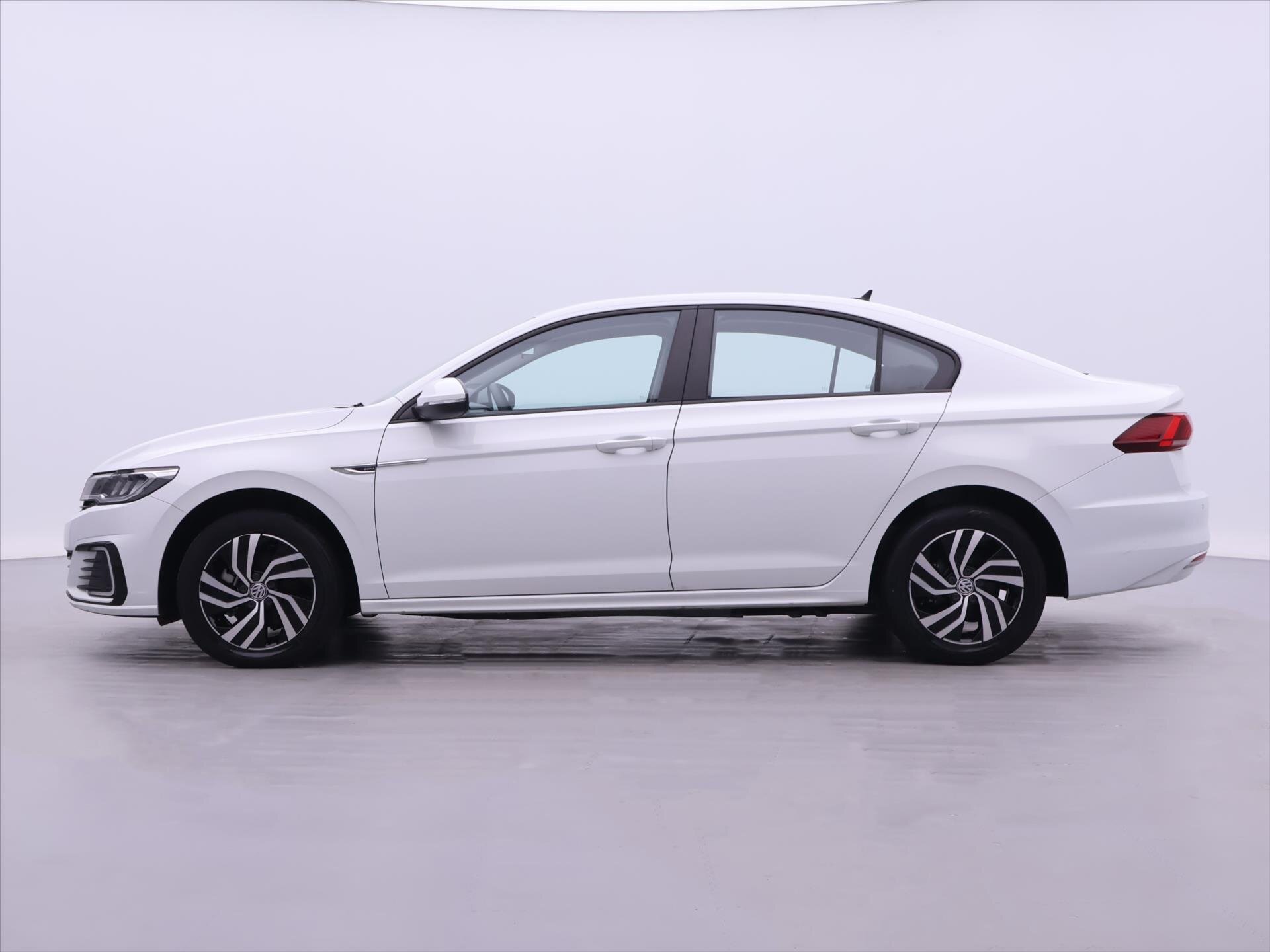 Volkswagen Bora Sedan / Limuzína 0,0 100 kw