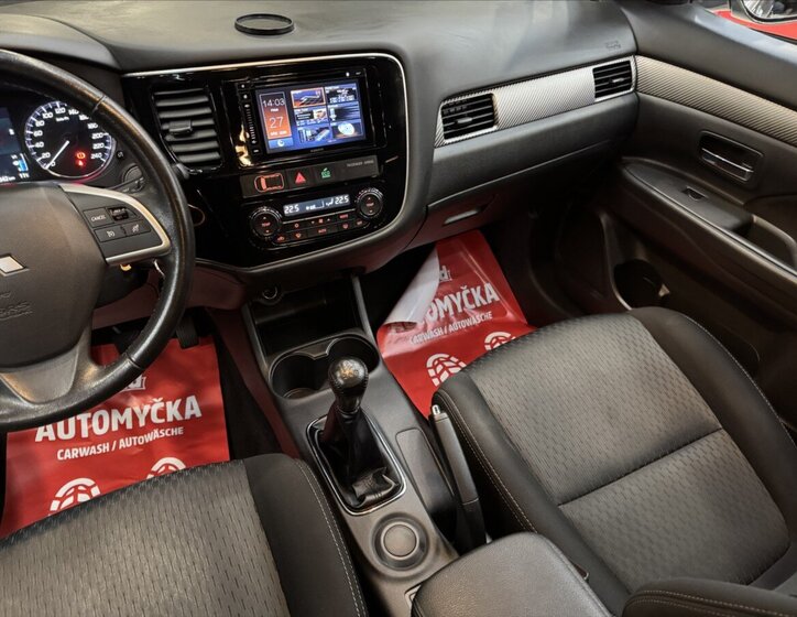 Mitsubishi Outlander SUV / Terénní 2,0 l 110 kw