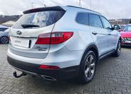 Hyundai Grand Santa Fe 5