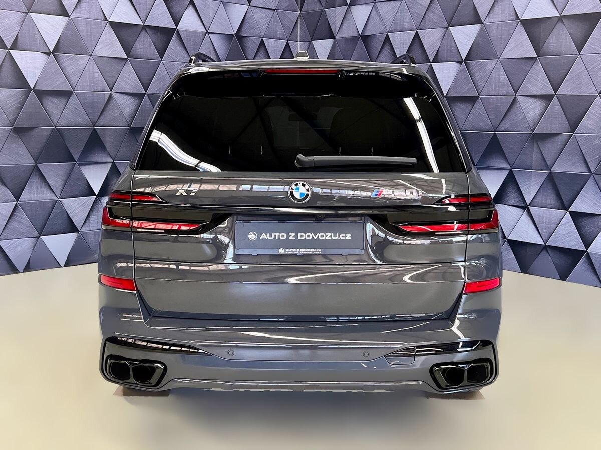 BMW X7 SUV / Terénní 4,4 l 390 kw
