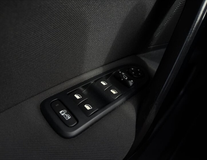 Peugeot 508 Sedan / Limuzína 2,0 l 120 kw