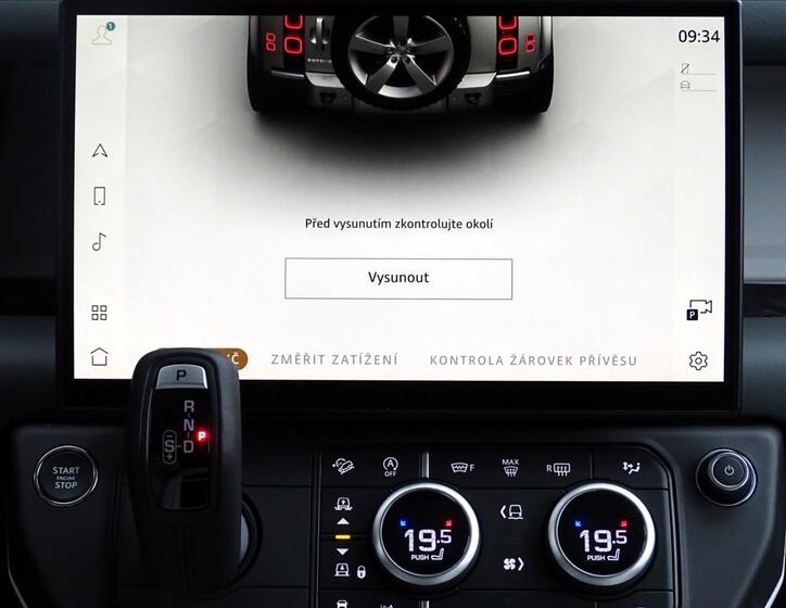 Land Rover Defender 23