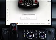 Land Rover Defender 23