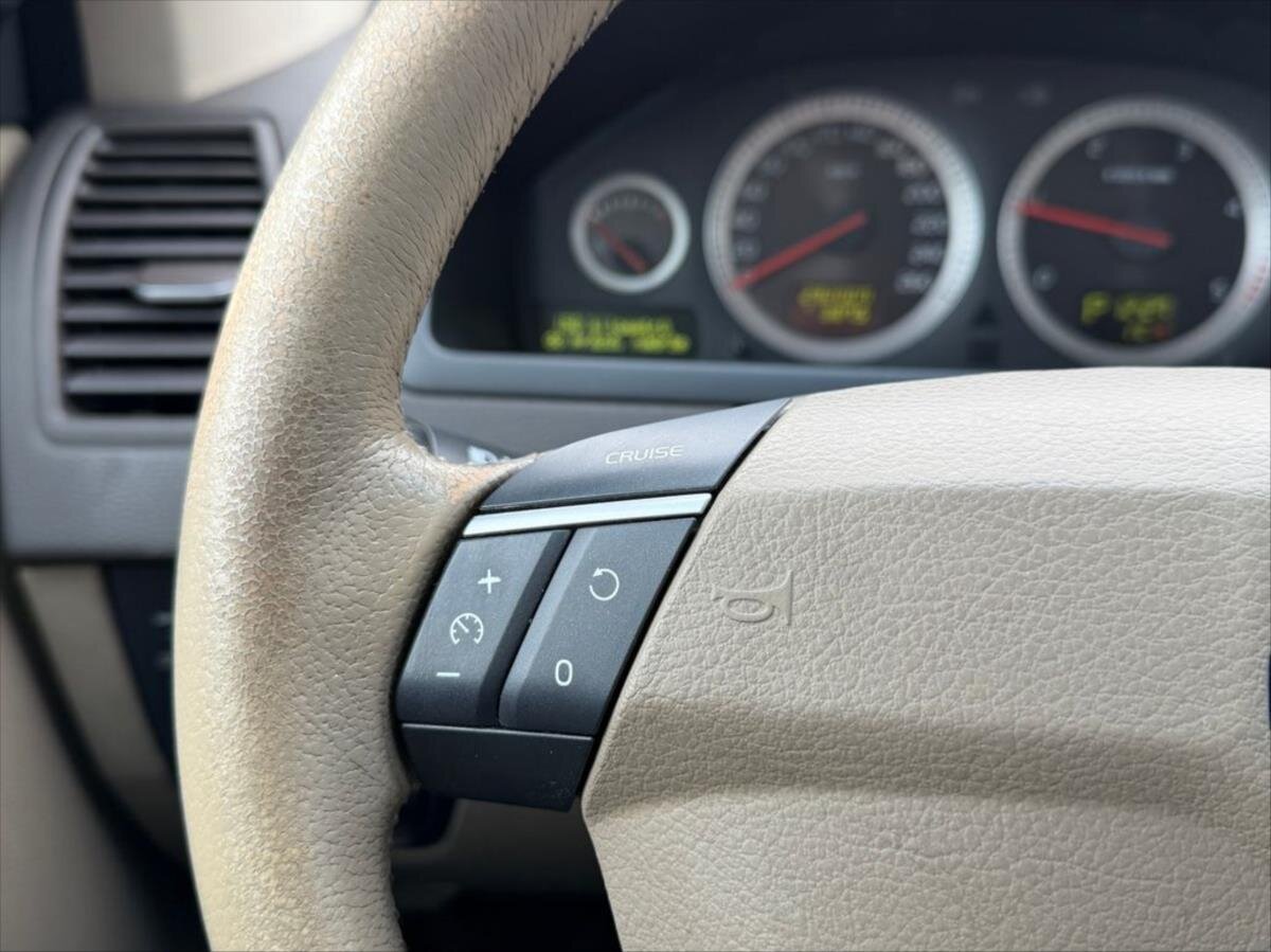 Volvo XC90 Kombi 2,4 l 147 kw