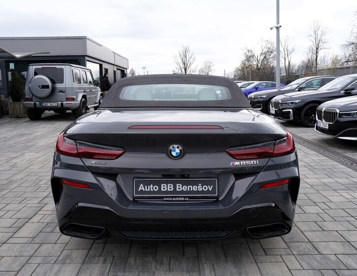 BMW Řada 8 Kabriolet 4,4 l 390 kw