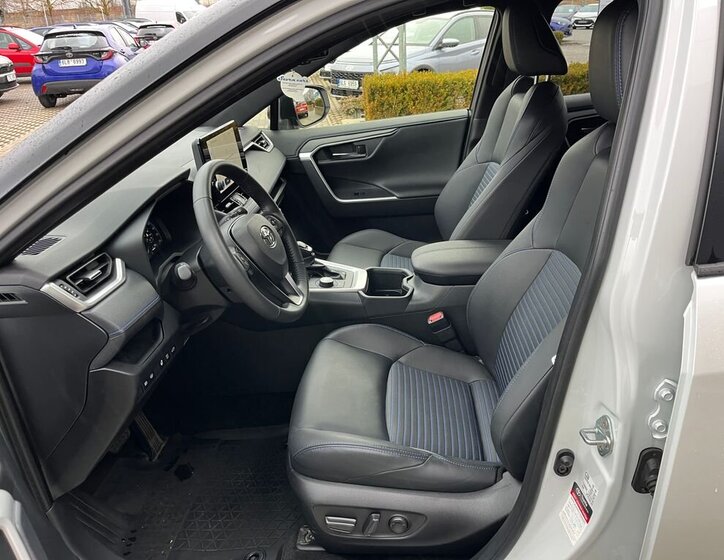 Toyota RAV4 SUV 2,5 l 131 kw