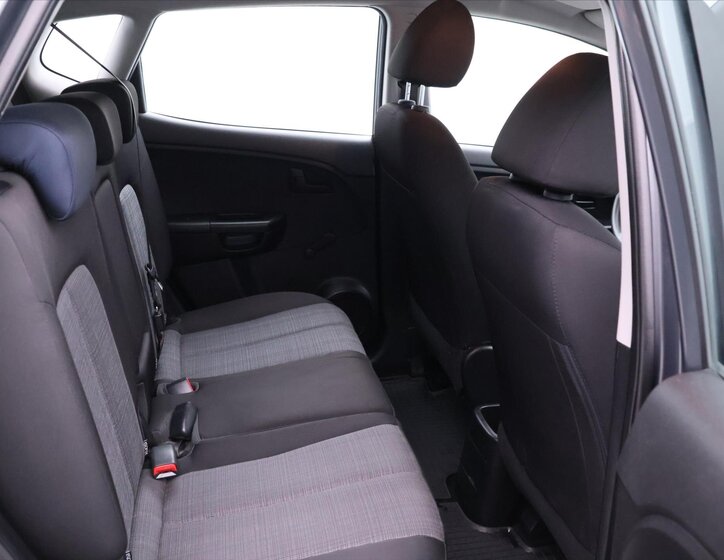 KIA Venga Hatchback 1,4 l 66 kw