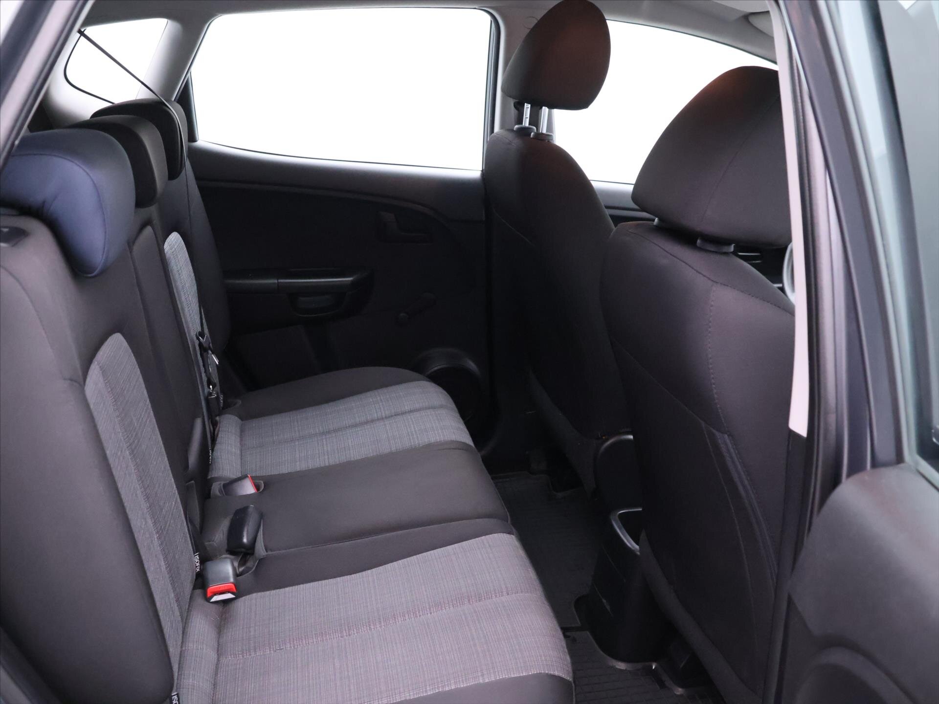 KIA Venga Hatchback 1,4 l 66 kw