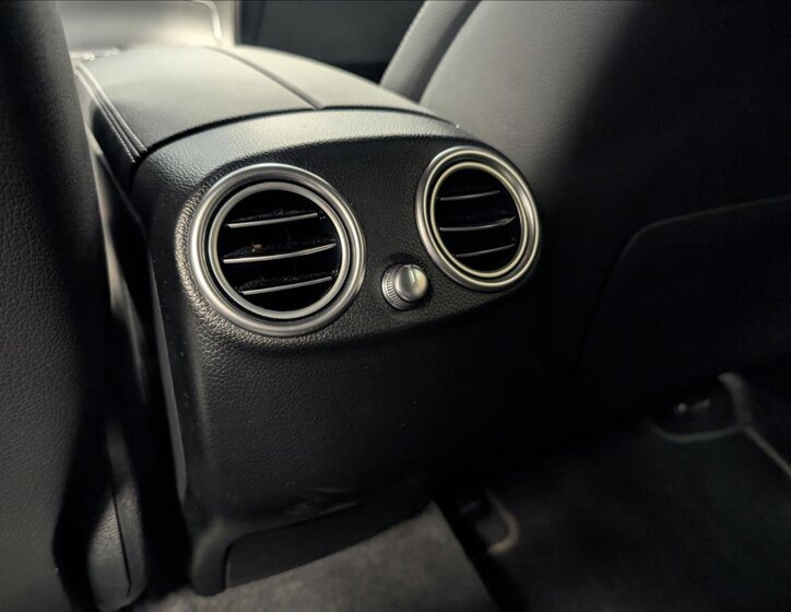 Mercedes-Benz GLC SUV 2,0 l 145 kw