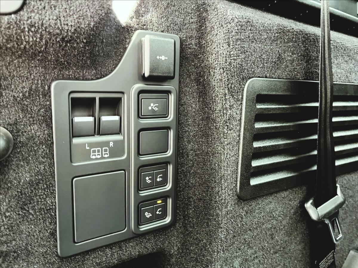 Land Rover Discovery SUV / Terénní 3,0 l 257 kw