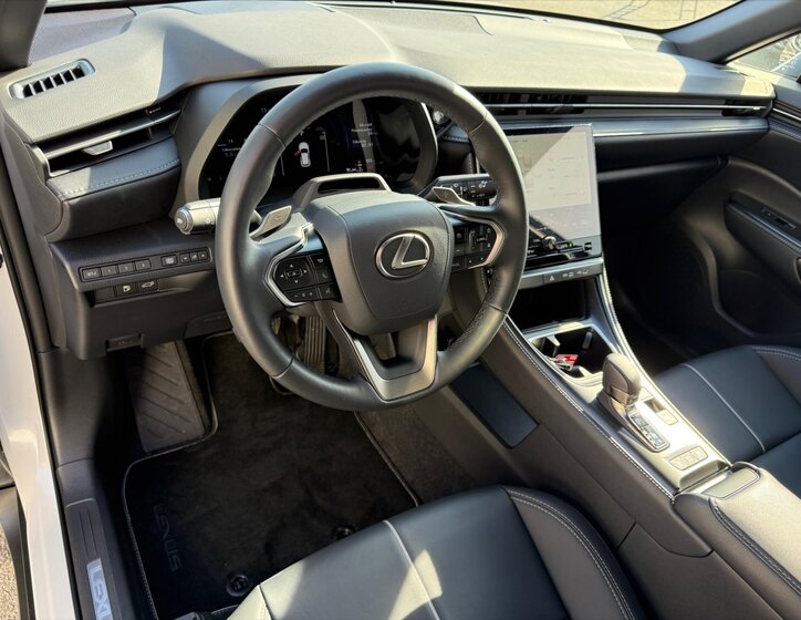 Lexus LBX SUV 1,5 l 67 kw