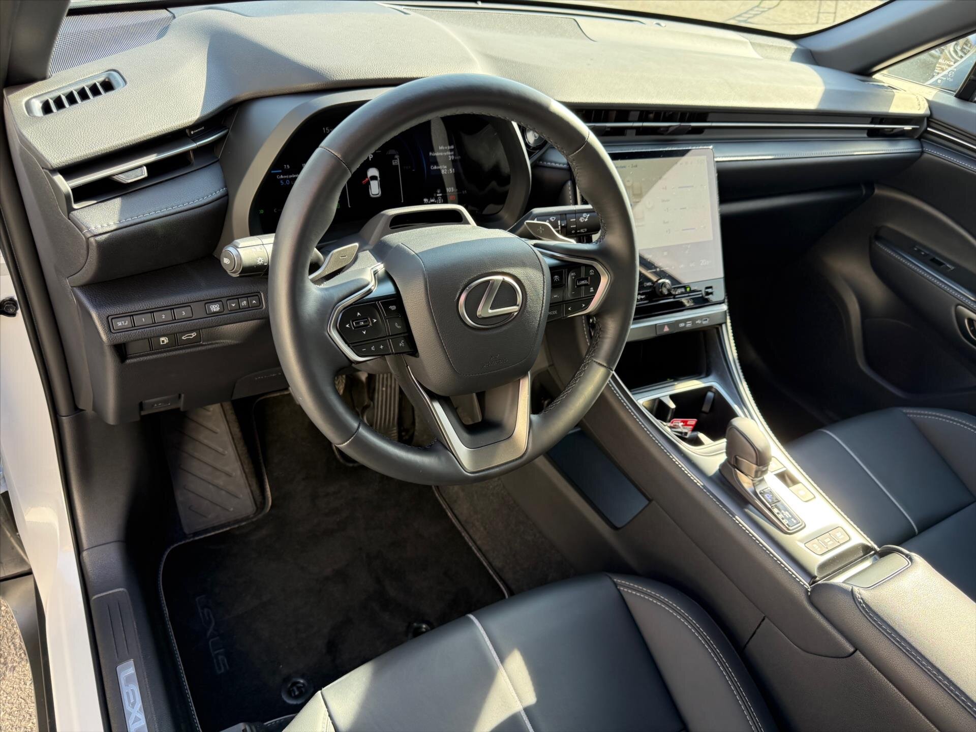 Lexus LBX SUV 1,5 l 67 kw