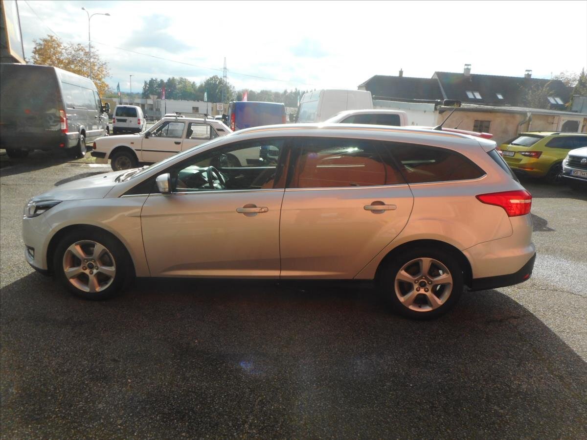 Ford Focus Kombi 999,0 92 kw