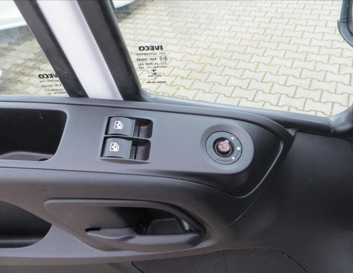 Iveco Daily Skříň 3,0 l 100 kw
