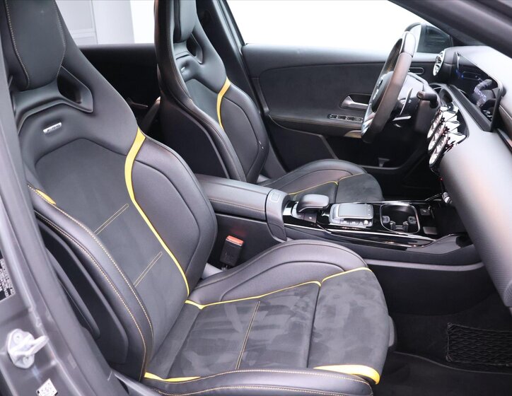 Mercedes-Benz Třídy A Hatchback 2,0 l 310 kw